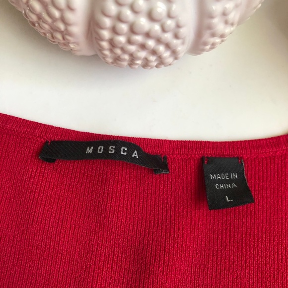 NWOT Mosca Womens V-neck Red Top in size L - Picture 2 of 4